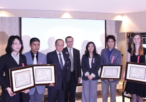 2012年度新企会奨学金授与式の模様