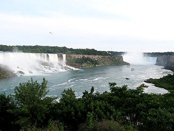 niagara-falls-on-weekdays-03