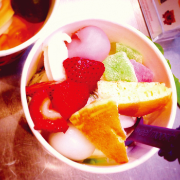 新宿でMenchies。 ミント味ともちのフローズンヨーグルトだよ。☺ 