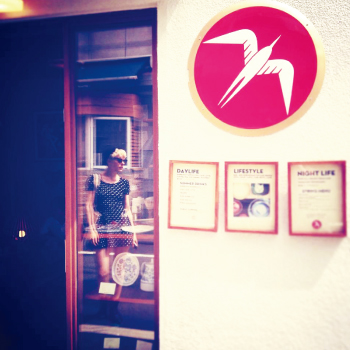 渋谷にある美味しいコーヒーと ビンテージなデザインが可愛いFuglen ☆