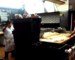  フードサイトYelpでもモントリオールで一番なだけあって、やっぱり美味しい。ベーグルあまり好きではなかったけど作りたてを食べたらイメージ変わりました。