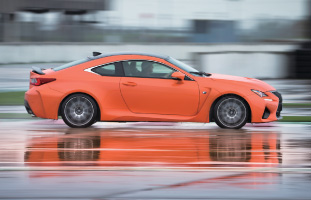 力強く、そしてセクシーな外観が魅力的