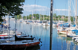 Port Dalhousie 夏にはボートも停泊