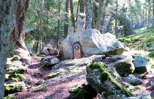 Mt.Erskineに住んでいるといわれる妖精の扉