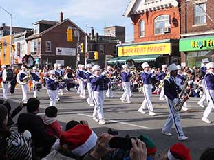 santa-claus-parade-02
