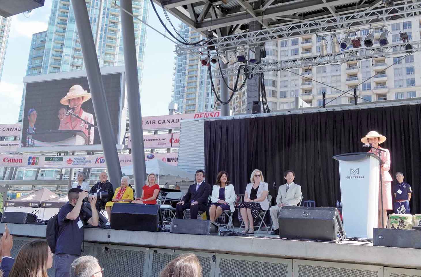 「ジャパンフェスティバル・カナダ」の開会式でお言葉を述べられる憲仁親王妃久子殿下