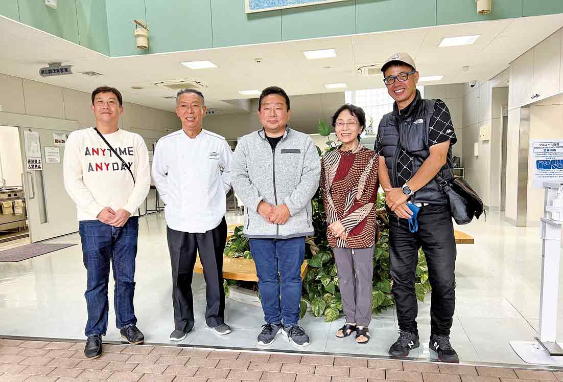 11月にてヒロさんと母校である地元高知県の調理師学校を訪問